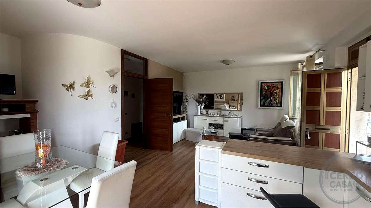 TODI - PANTALLA - CASA SINGOLA CON GIARDINO