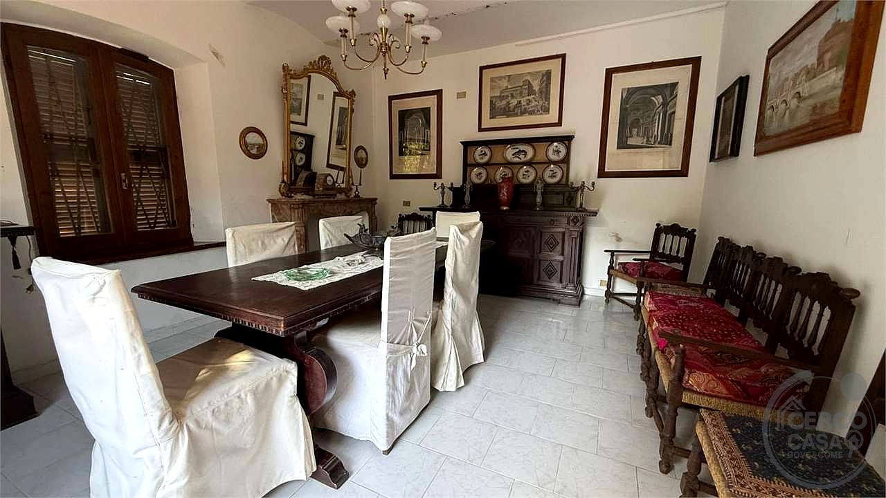 TODI - VILLA CON DEPENDANCE E GIARDINO ESCLUSIVO