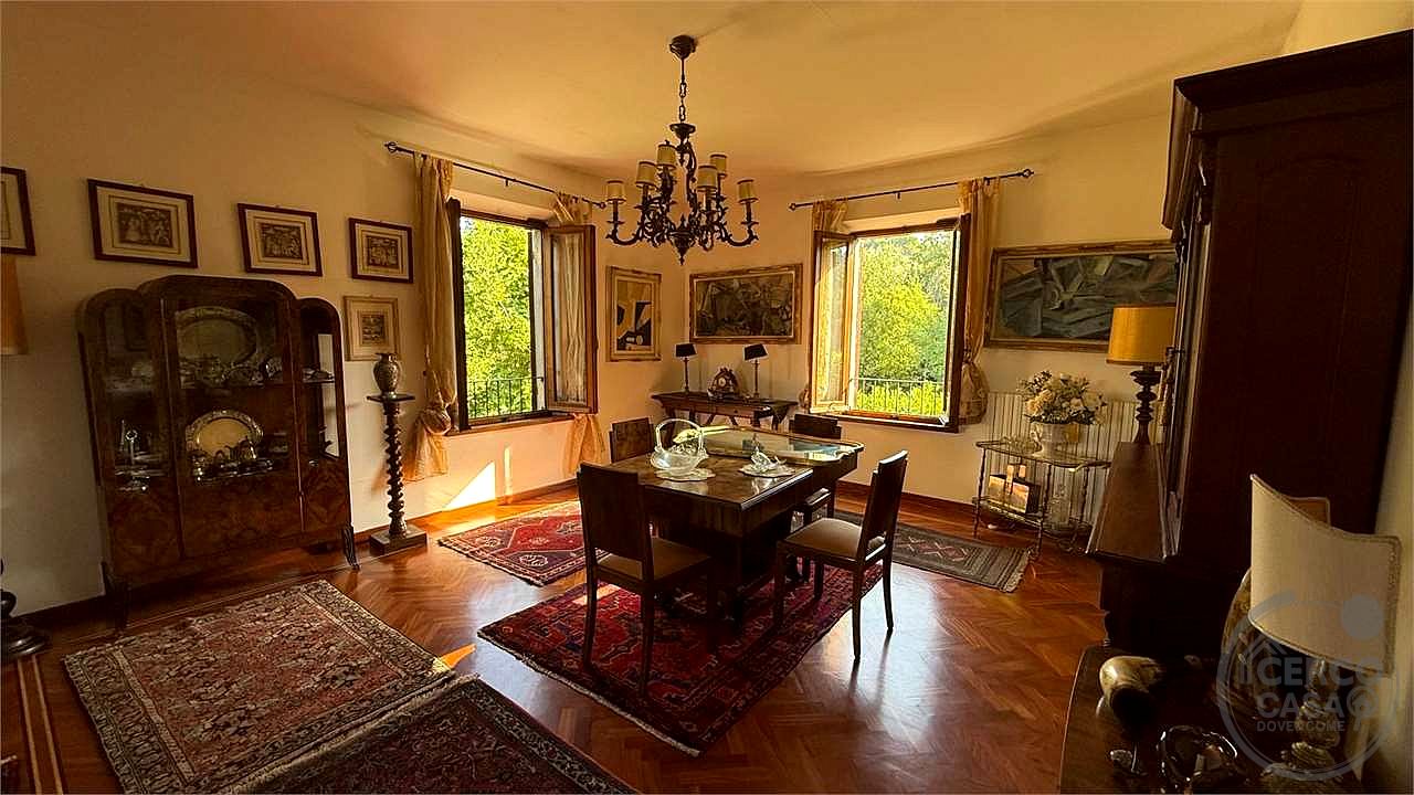 TODI - VILLA CON DEPENDANCE E GIARDINO ESCLUSIVO