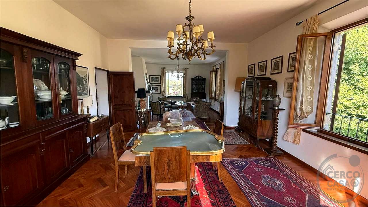 TODI - VILLA CON DEPENDANCE E GIARDINO ESCLUSIVO