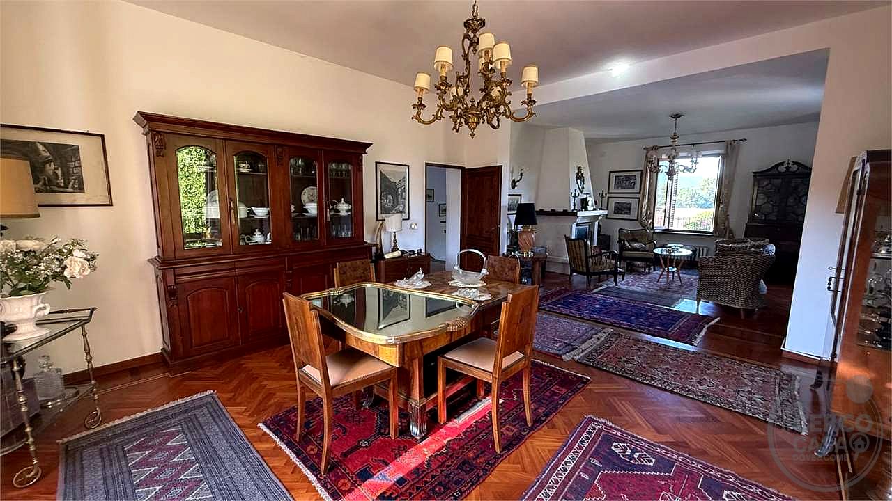 TODI - VILLA CON DEPENDANCE E GIARDINO ESCLUSIVO