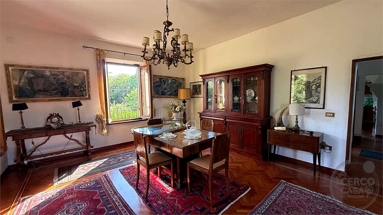 TODI - VILLA CON DEPENDANCE E GIARDINO ESCLUSIVO