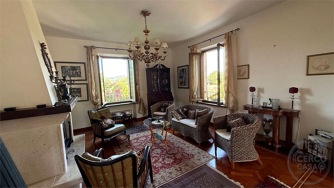 TODI - VILLA CON DEPENDANCE E GIARDINO ESCLUSIVO