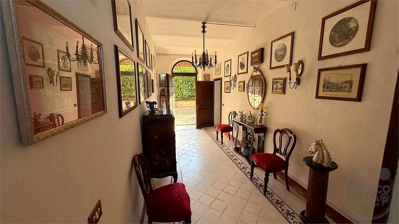 TODI - VILLA CON DEPENDANCE E GIARDINO ESCLUSIVO