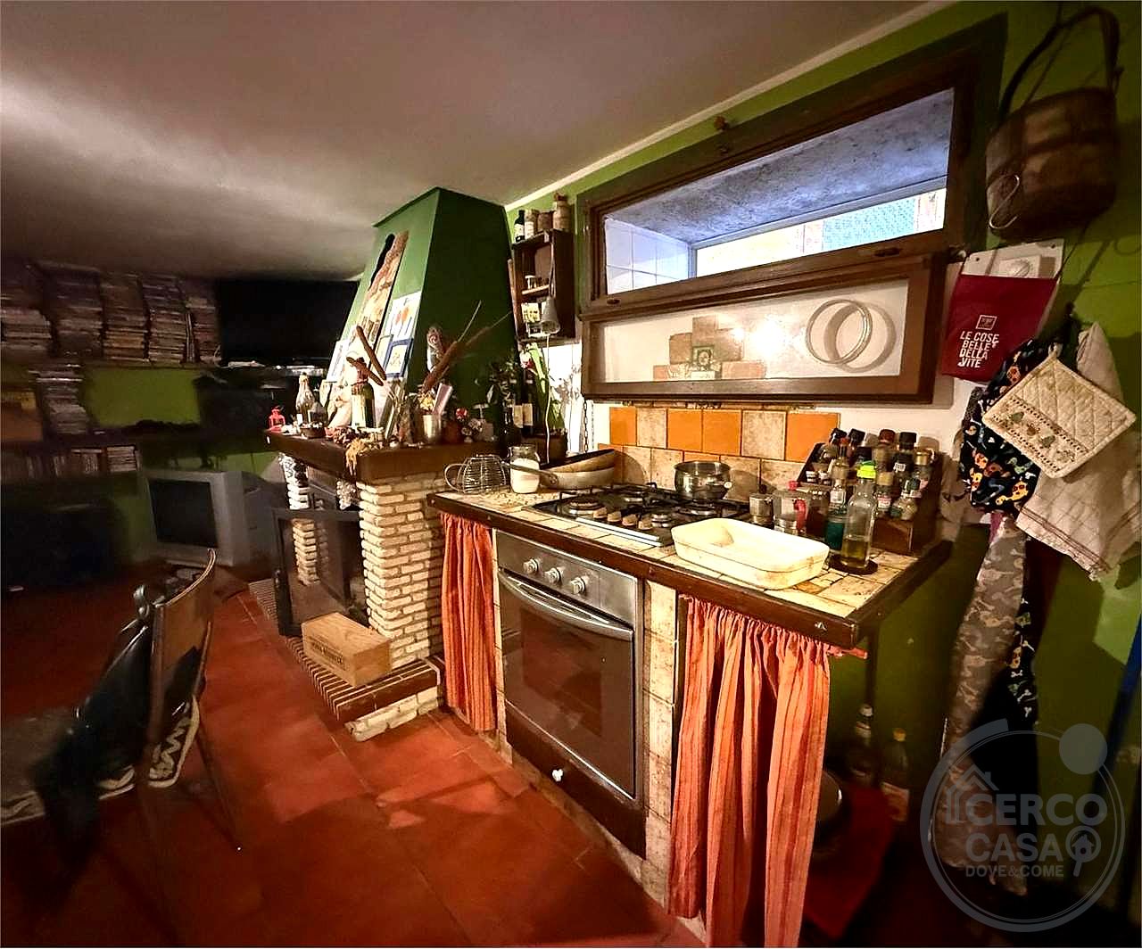 ASSISI - TORDIBETTO - APPARTAMENTO AL PIANO TERRA RIALZATO CON CORTE ESCLUSIVA