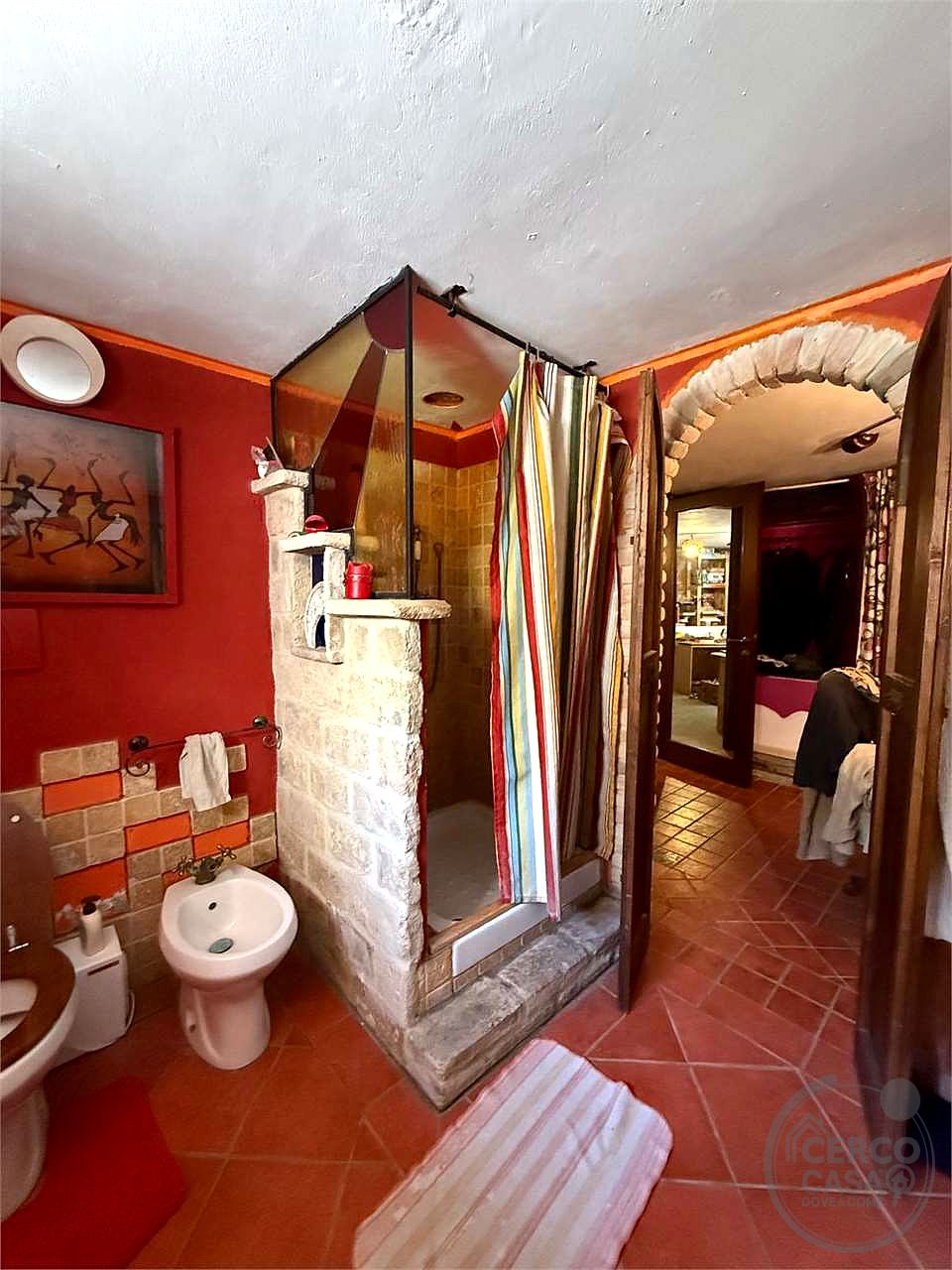 ASSISI - TORDIBETTO - APPARTAMENTO AL PIANO TERRA RIALZATO CON CORTE ESCLUSIVA