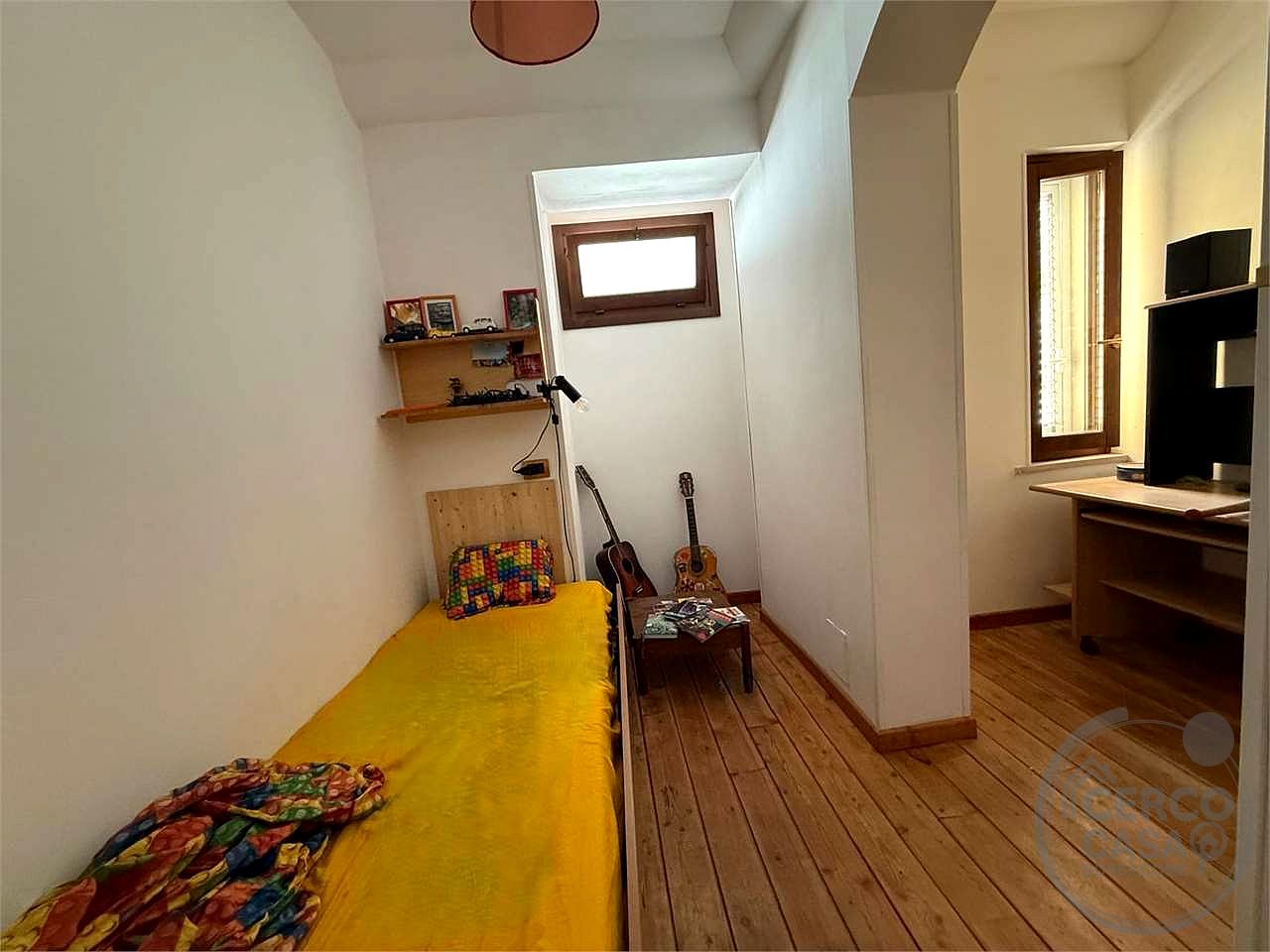 ASSISI - TORDIBETTO - APPARTAMENTO AL PIANO TERRA RIALZATO CON CORTE ESCLUSIVA