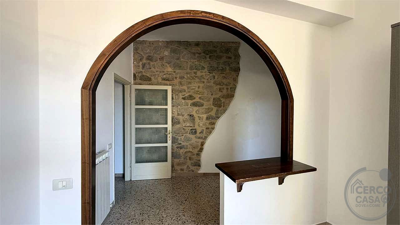 TODI - PONTECUTI - AMPIO CIELOTERRA CON GIARDINO PRIVATO