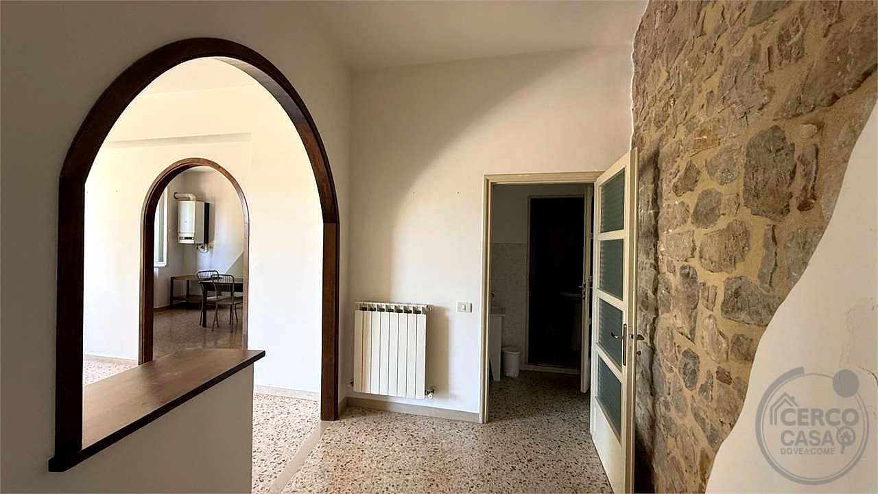 TODI - PONTECUTI - AMPIO CIELOTERRA CON GIARDINO PRIVATO