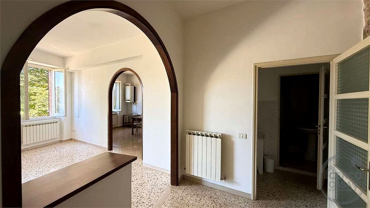 TODI - PONTECUTI - AMPIO CIELOTERRA CON GIARDINO PRIVATO