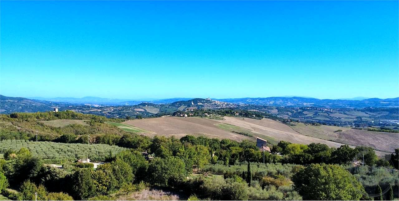 TODI - ROMAZZANO - TERRENO EDIFICABILE