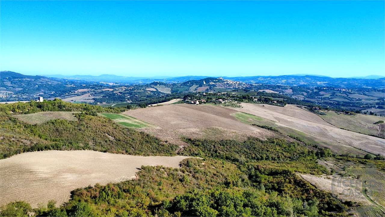 TODI - ROMAZZANO - TERRENO EDIFICABILE