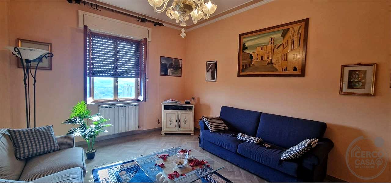 TODI - LOC. CAPPUCCINI - APPARTAMENTO AL SECONDO PIANO