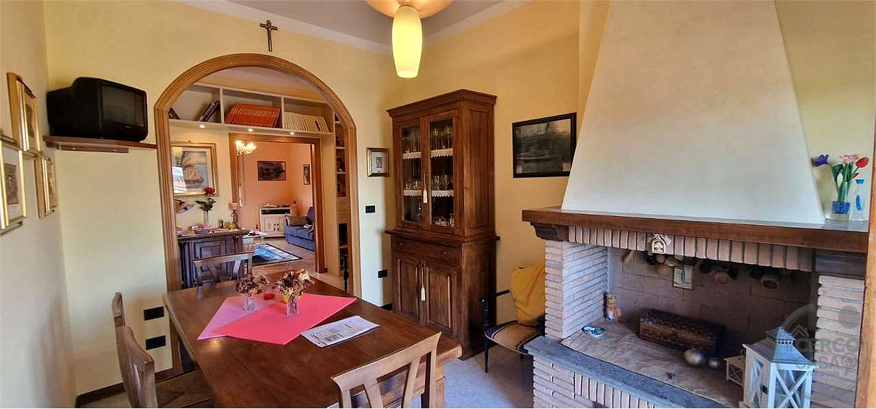 TODI - LOC. CAPPUCCINI - APPARTAMENTO AL SECONDO PIANO