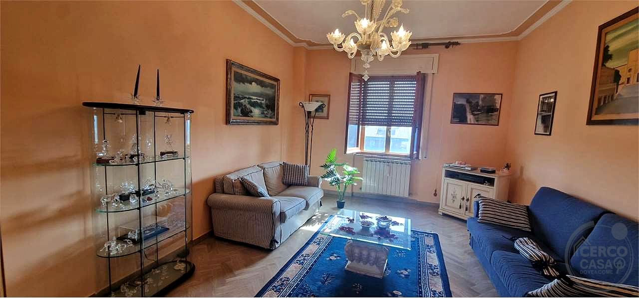 TODI - LOC. CAPPUCCINI - APPARTAMENTO AL SECONDO PIANO