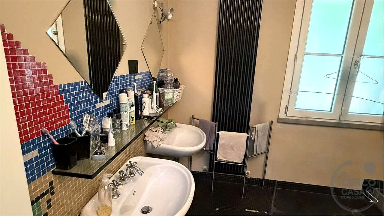 Perugia – San Vetturino | villa singola con piscina, pari al nuovo