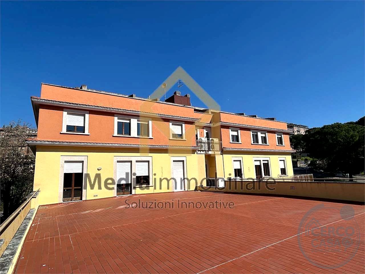 Via Campo di Marte: vendiamo uffici 380 mq