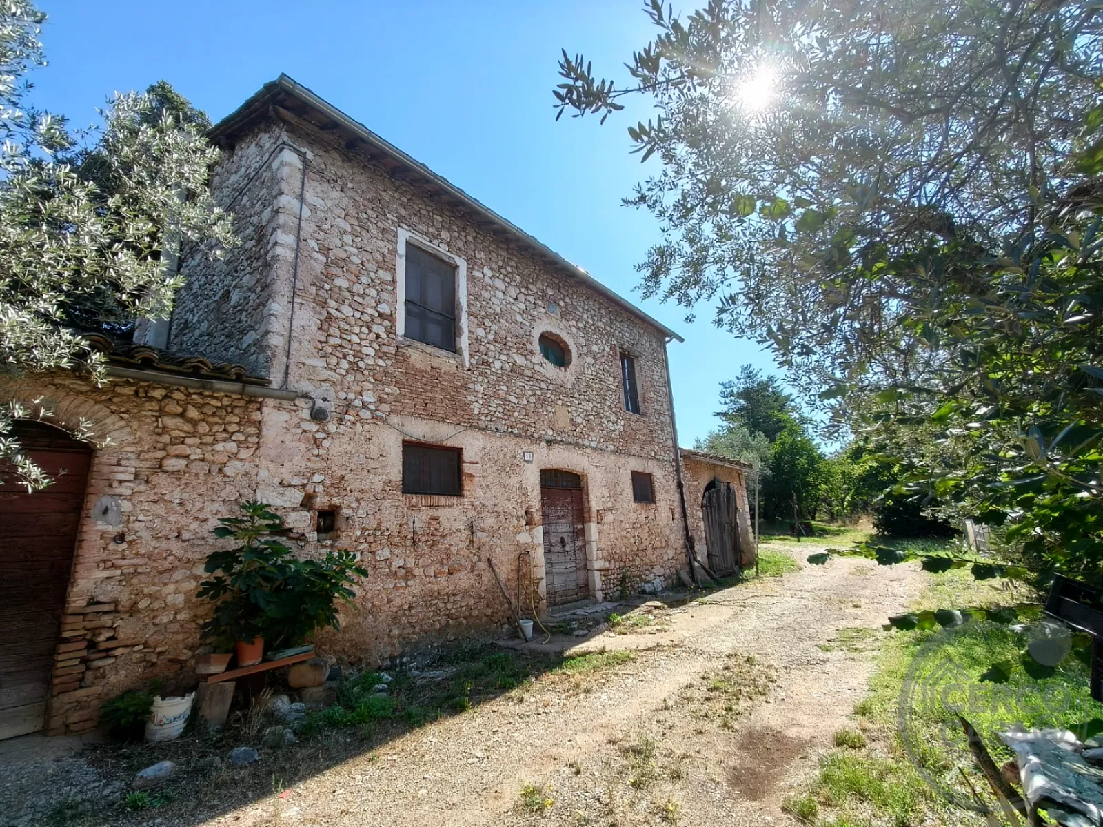 Campomaggiore, casale da ristrutturare a Terni