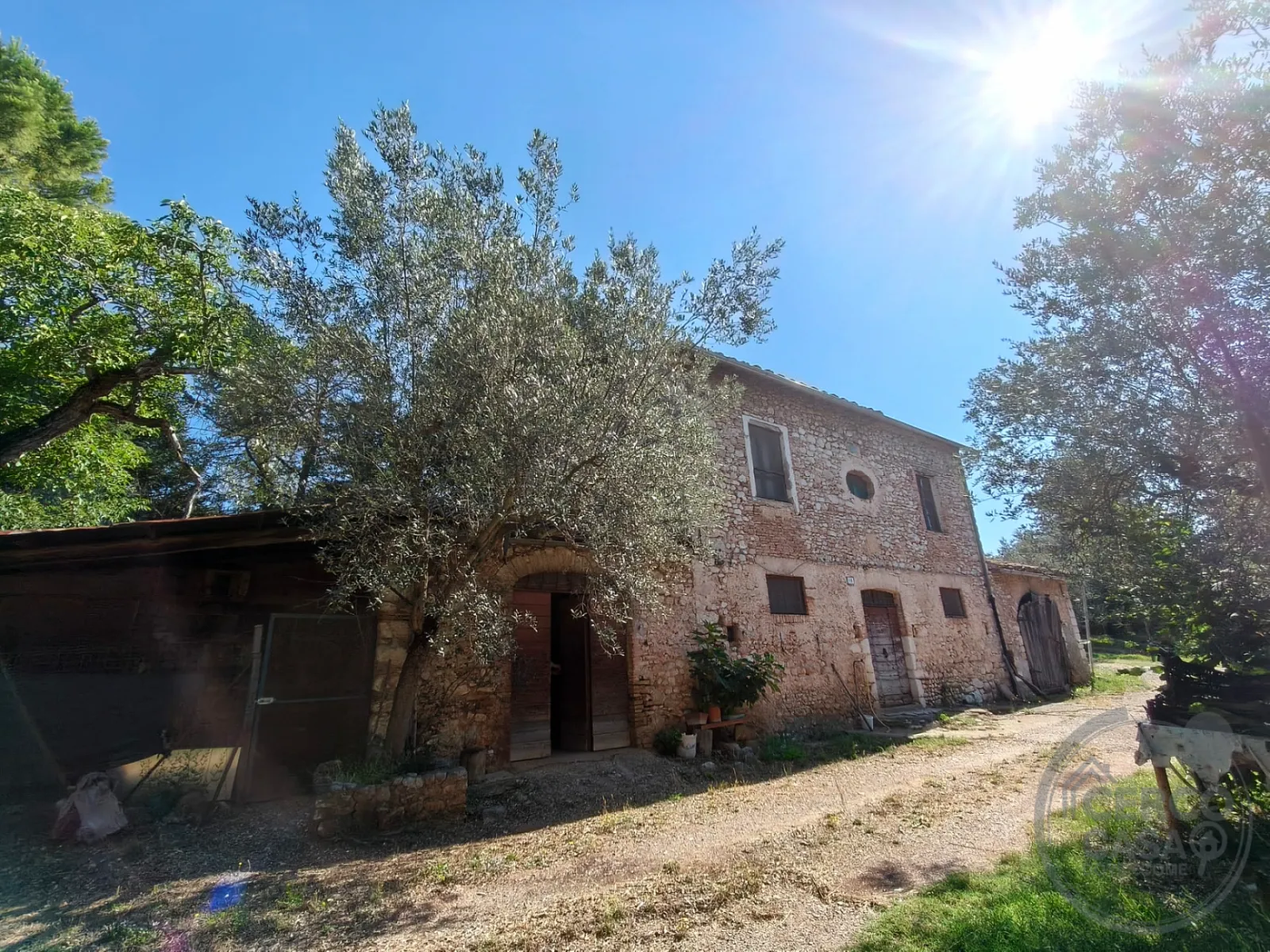 Campomaggiore, casale da ristrutturare a Terni