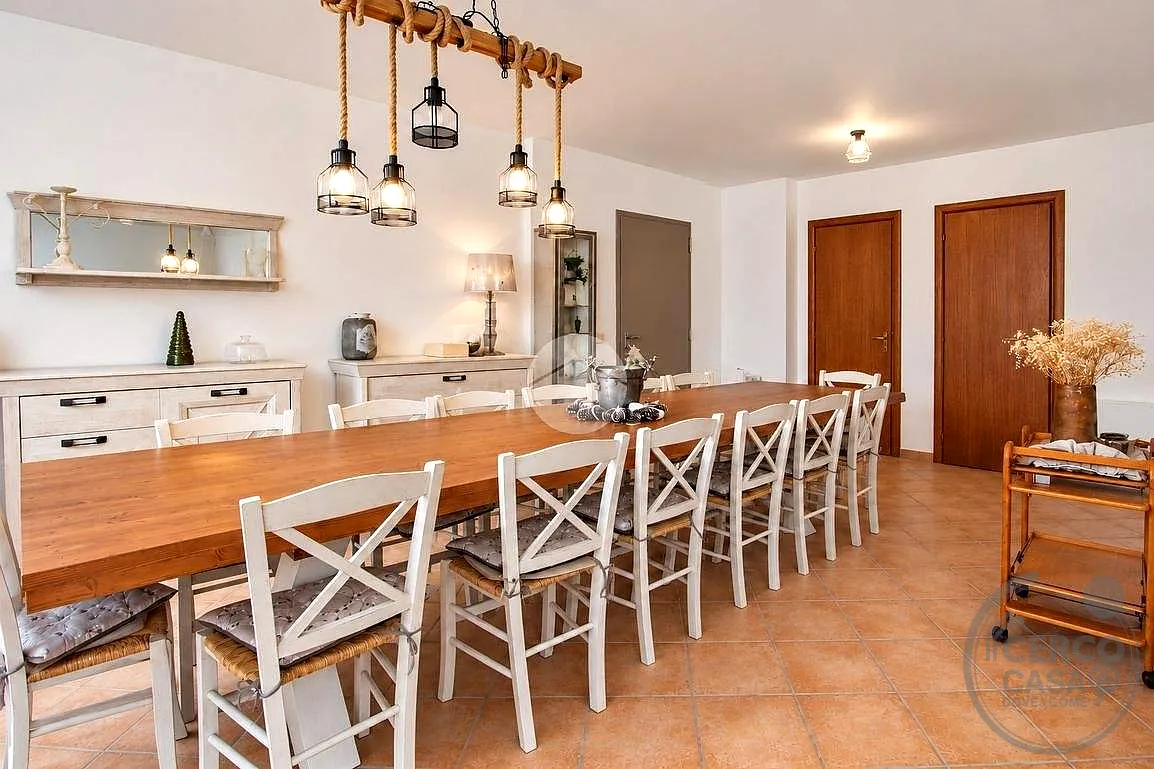 VILLA CON PISCINA TERNI TUILLO a Terni