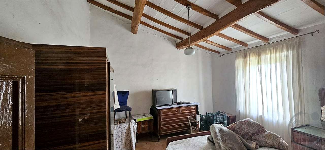 TODI - CASA INDIPENDENTE CON TERRENO