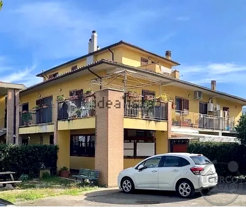 ZONA VALENZA a Terni - foto di copertina