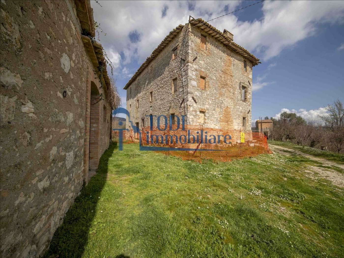 Casa Colonica La Costa - Todi Immobiliare