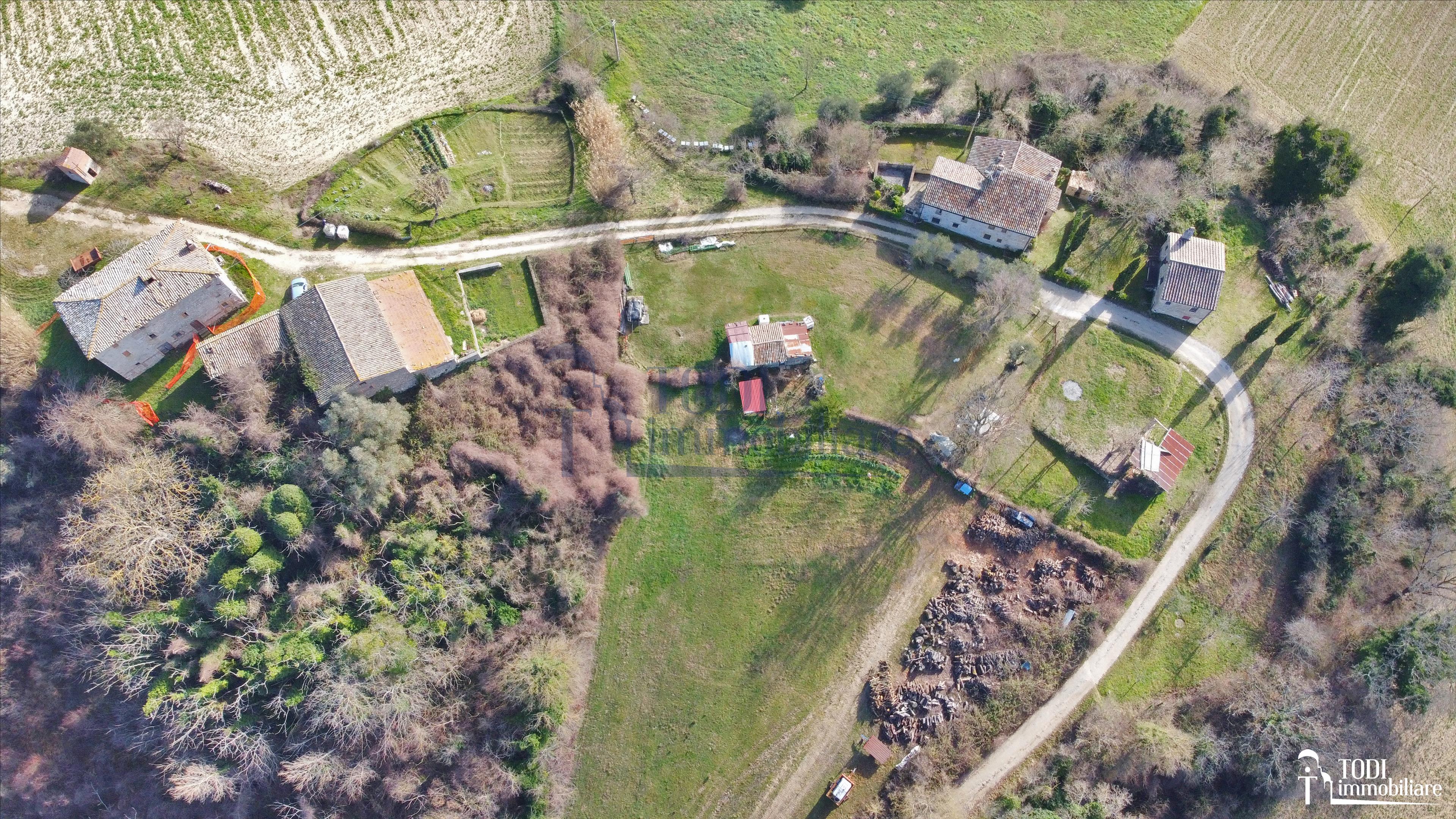 Casa Colonica La Costa - Todi Immobiliare