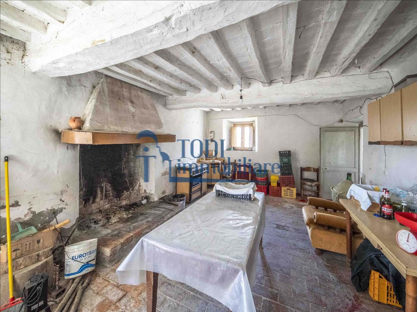 Casa Colonica La Costa - Todi Immobiliare