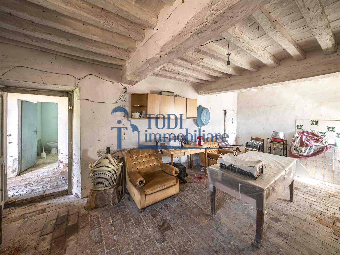 Casa Colonica La Costa - Todi Immobiliare