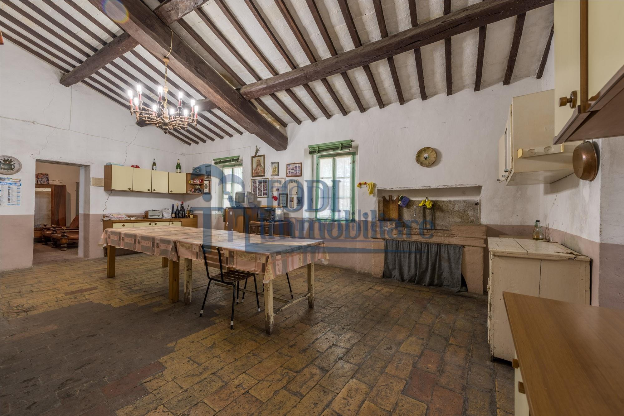 Casale Il Farnese - Todi Immobiliare