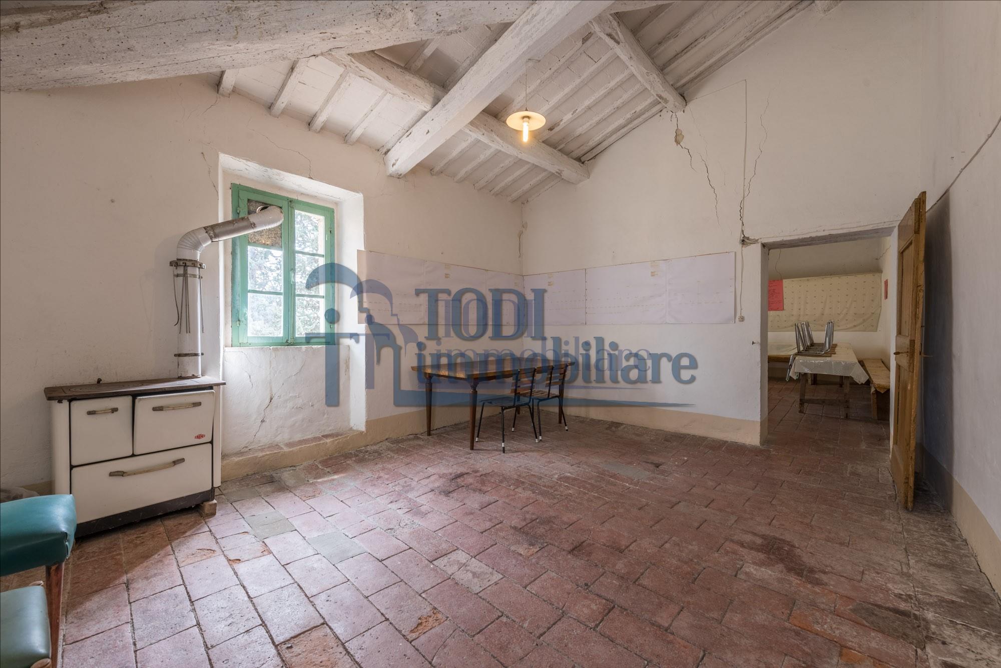 Casale Il Farnese - Todi Immobiliare
