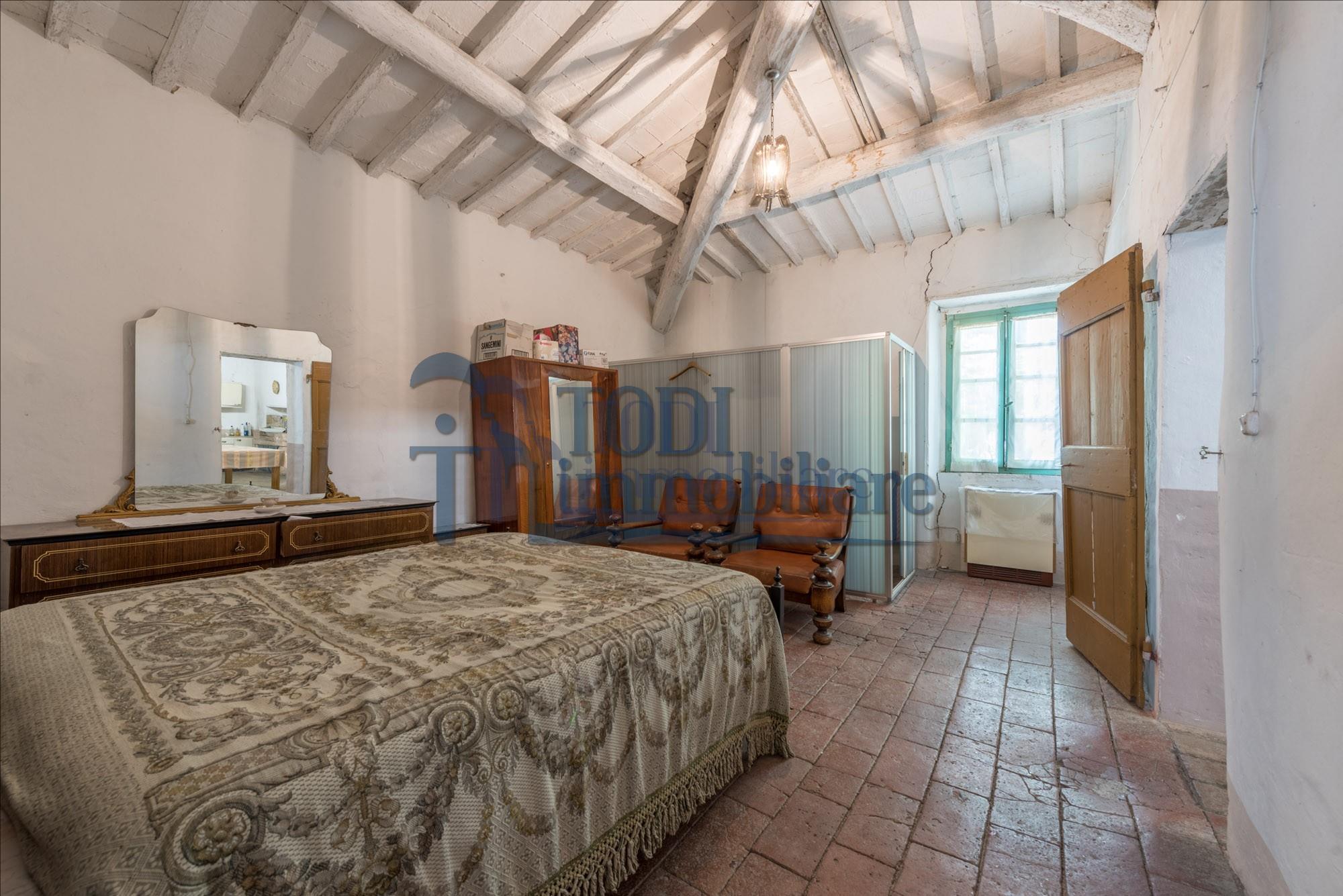Casale Il Farnese - Todi Immobiliare