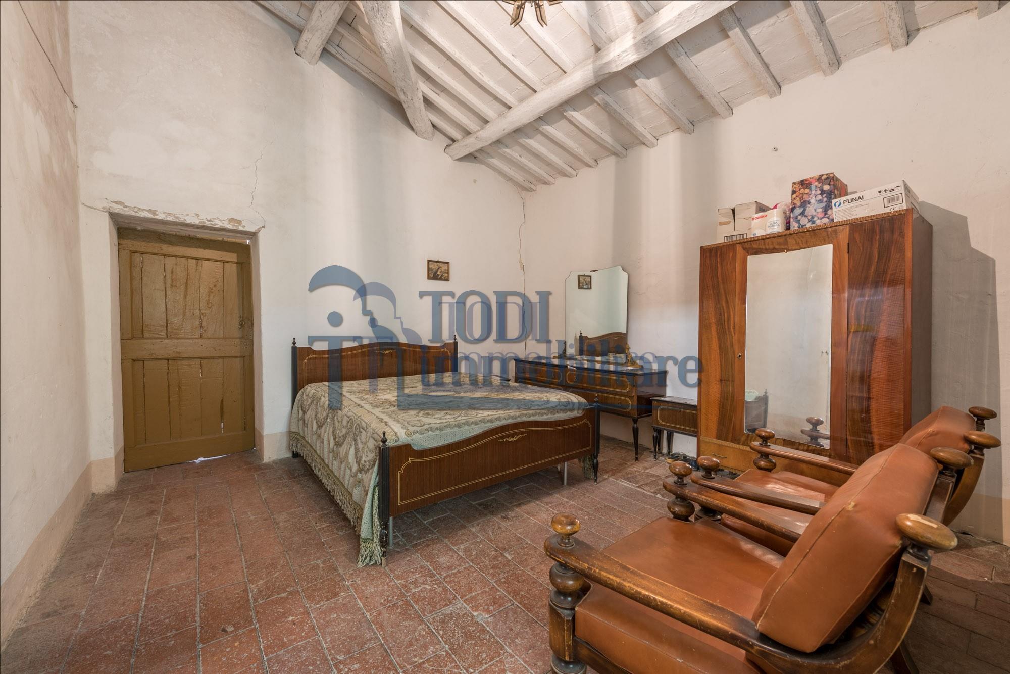 Casale Il Farnese - Todi Immobiliare