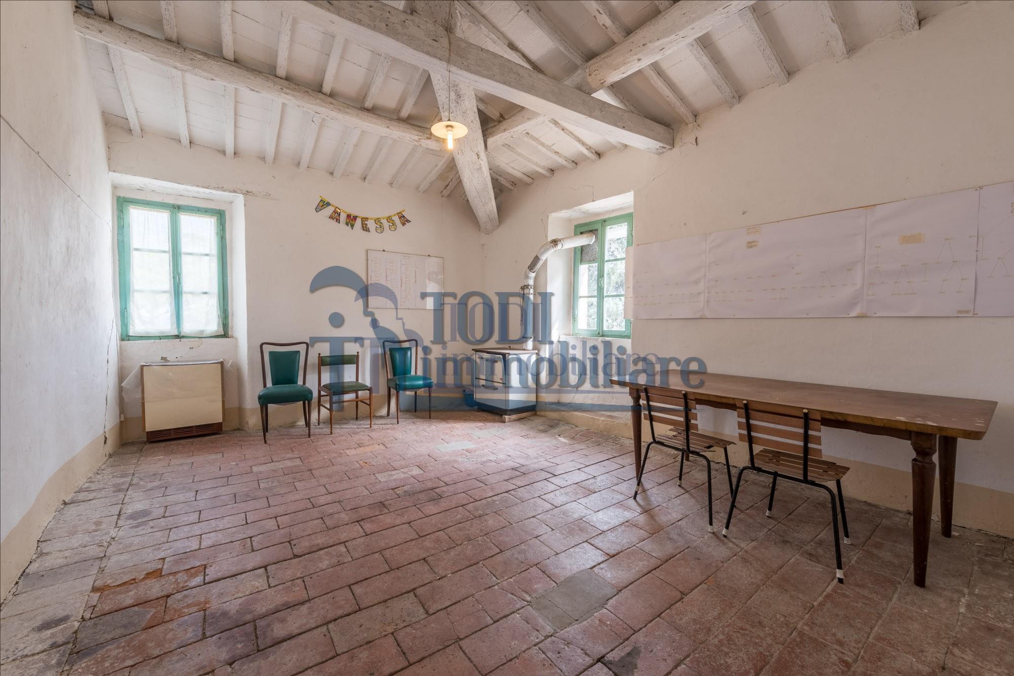 Casale Il Farnese - Todi Immobiliare