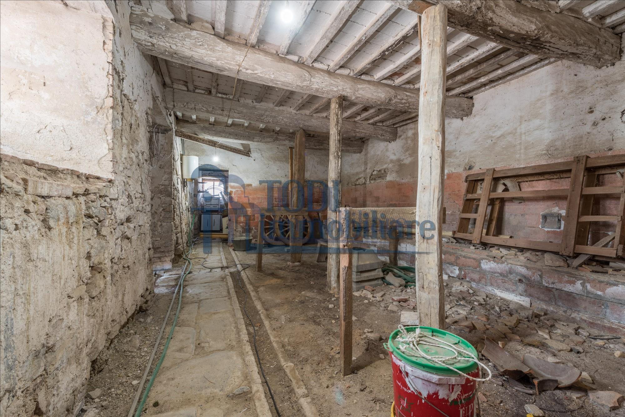 Casale Il Farnese - Todi Immobiliare