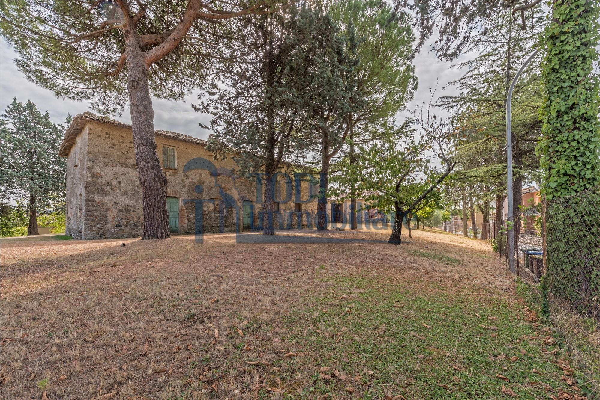 Casale Il Farnese - Todi Immobiliare