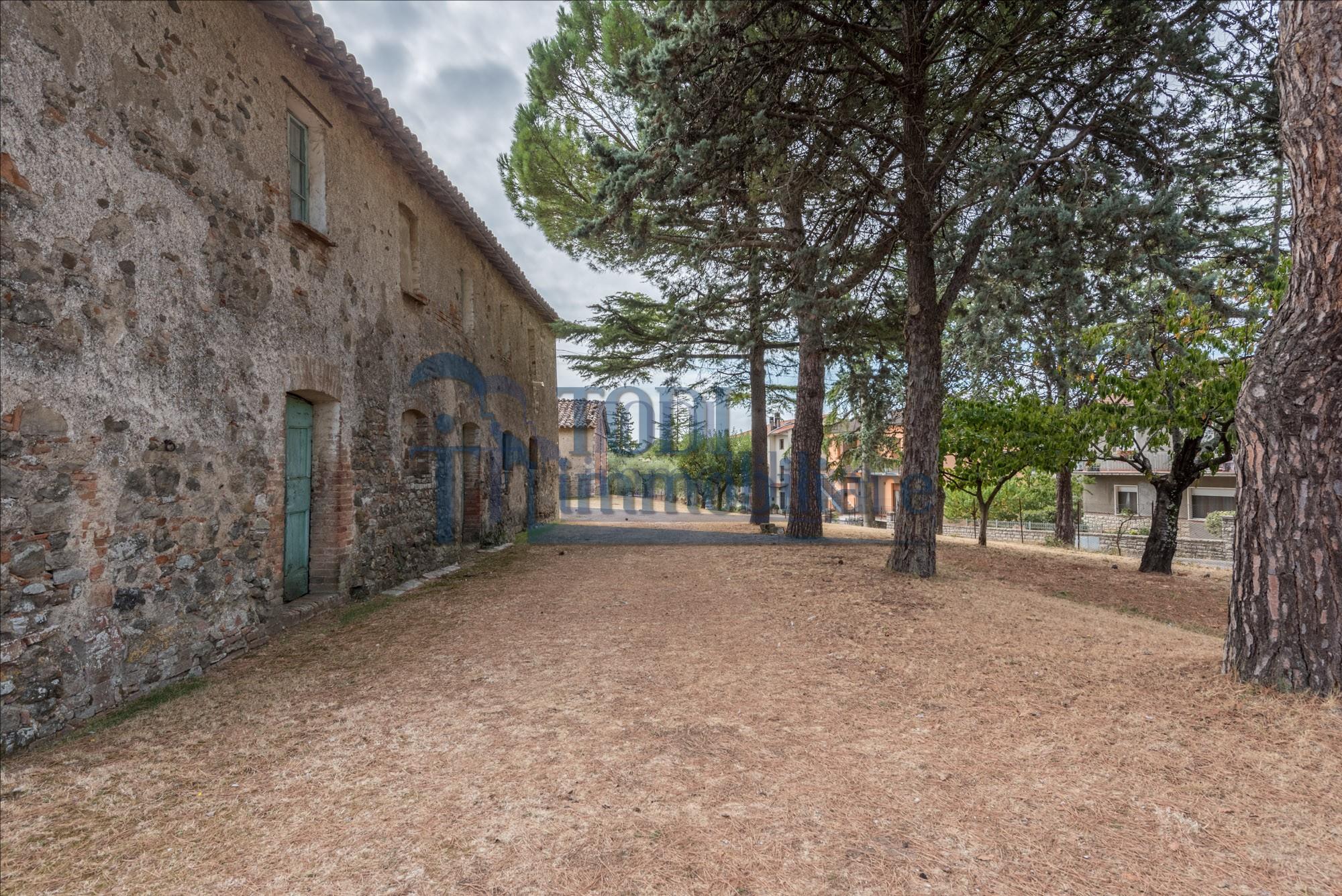 Casale Il Farnese - Todi Immobiliare