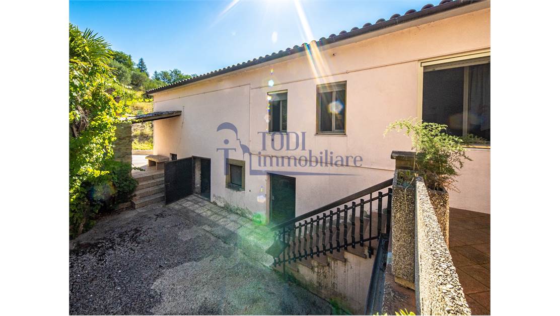 Porzione di Casa in Vendita a Todi (PG) - Todi Immobiliare