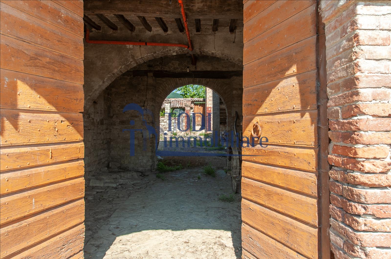 Pian Di San Martino, 06059 Todi (PG) - Todi Immobiliare