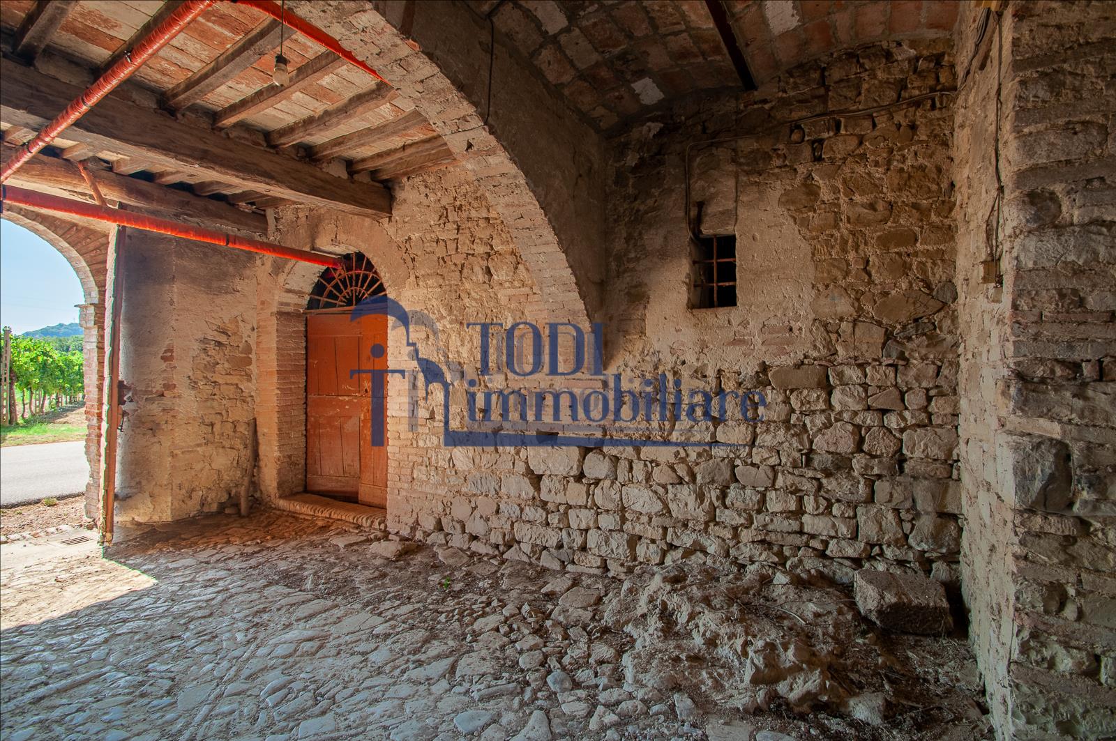 Pian Di San Martino, 06059 Todi (PG) - Todi Immobiliare
