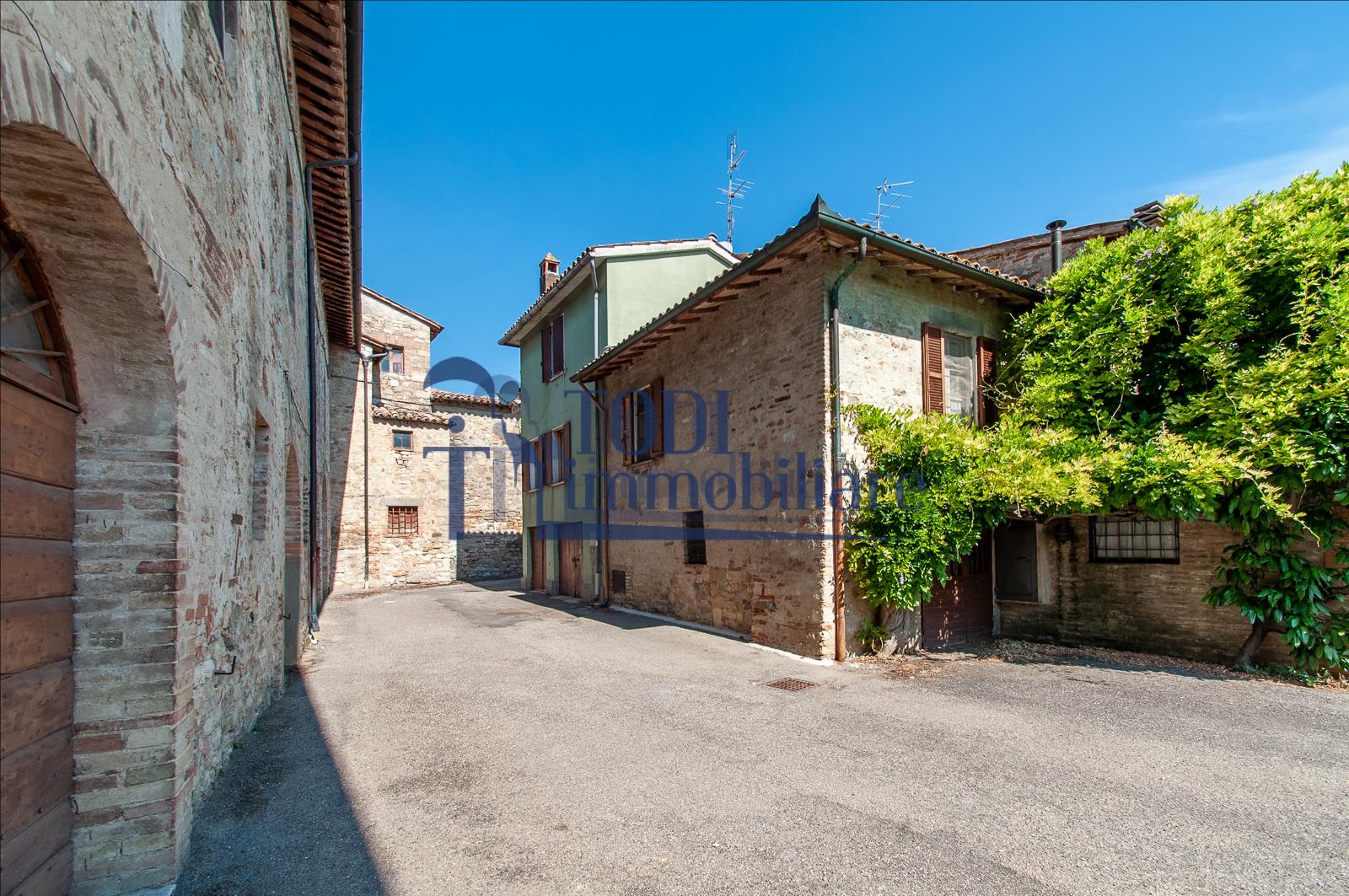Pian Di San Martino, 06059 Todi (PG) - Todi Immobiliare
