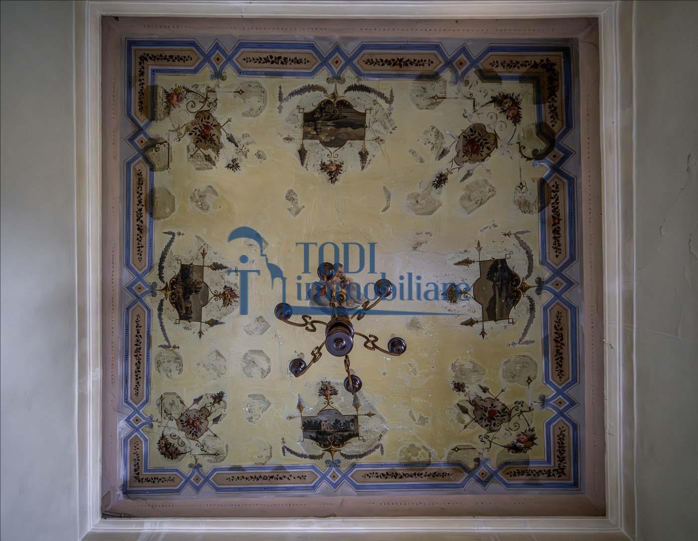 Appartamento in Vendita a Todi (PG) Corso Cavour 9 - Todi Immobiliare