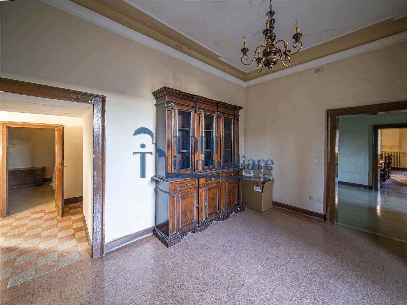 Appartamento in Vendita a Todi (PG) Corso Cavour 9 - Todi Immobiliare