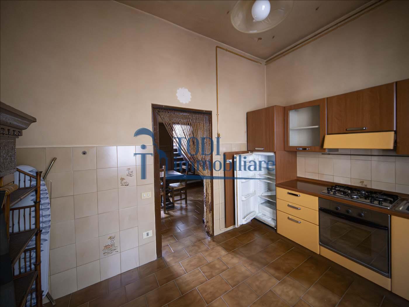 Appartamento in Vendita a Todi (PG) Corso Cavour 9 - Todi Immobiliare