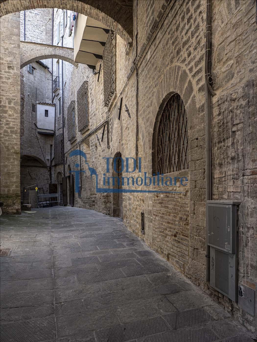 Appartamento in Vendita a Todi (PG) Corso Cavour 9 - Todi Immobiliare