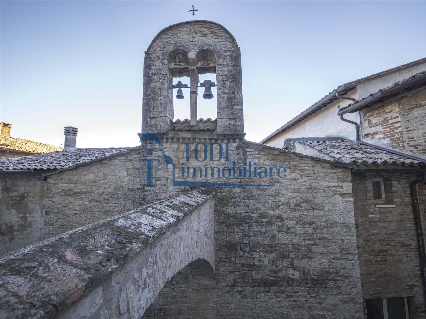 Appartamento in Vendita a Todi (PG) Corso Cavour 9 - Todi Immobiliare