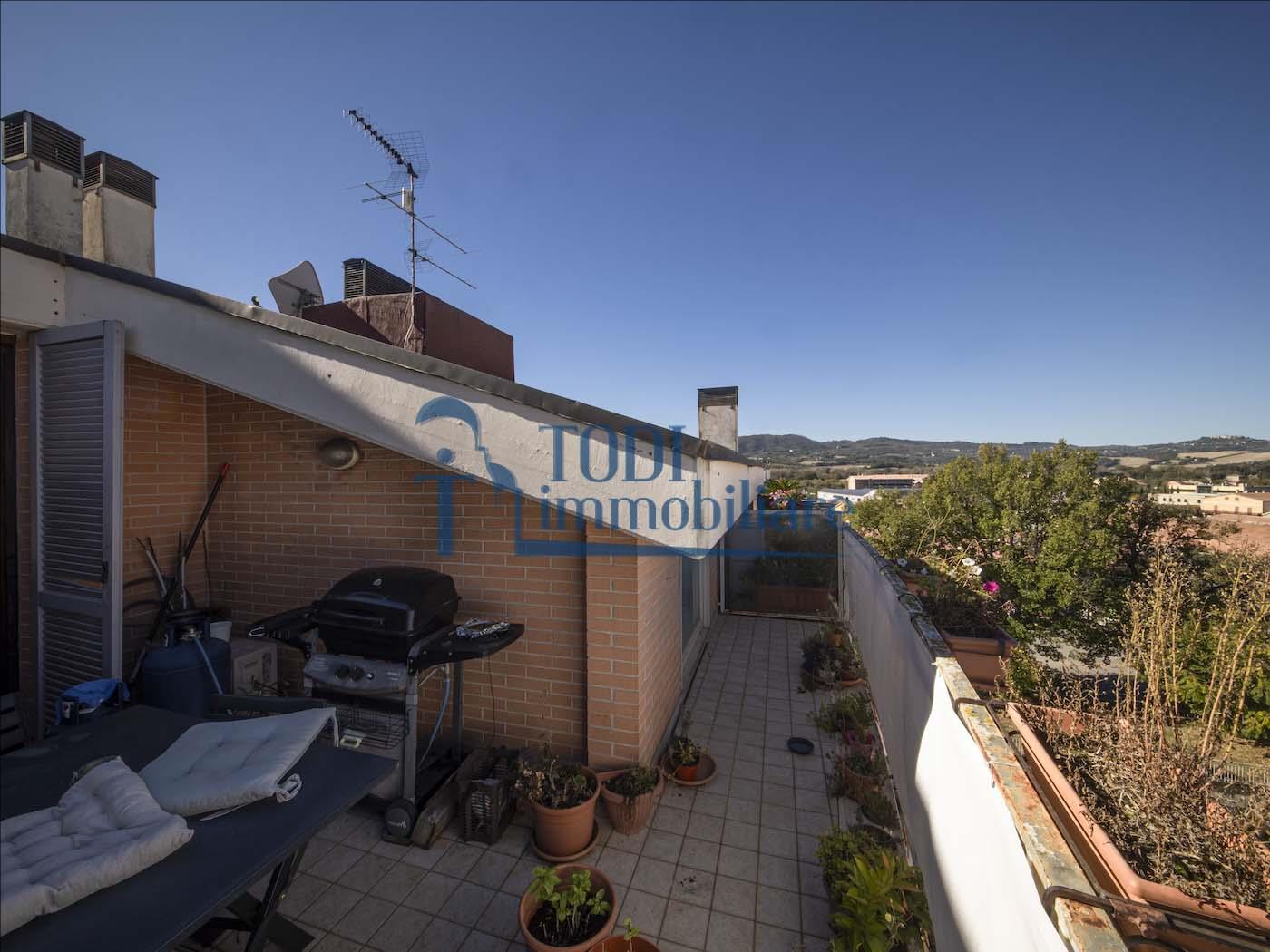 Appartamento con Terrazzo e Garage - Todi Immobiliare