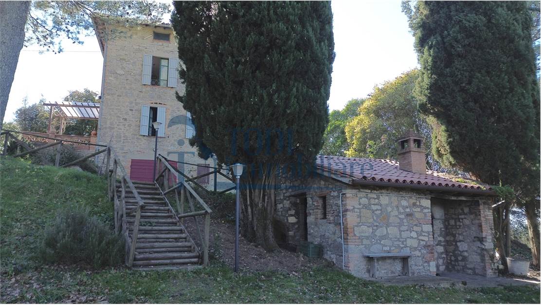 Villa in Pietra 300 mq con 2ha di terreno _ Uliveto _ Piscina - Todi Immobiliare