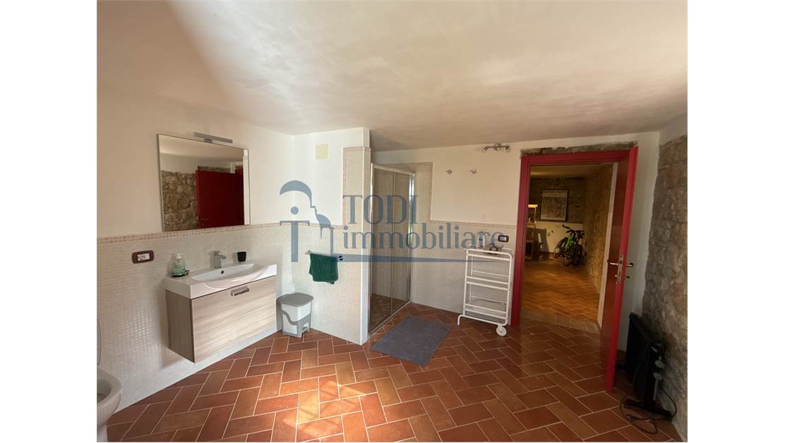 Villa in Pietra 300 mq con 2ha di terreno _ Uliveto _ Piscina - Todi Immobiliare